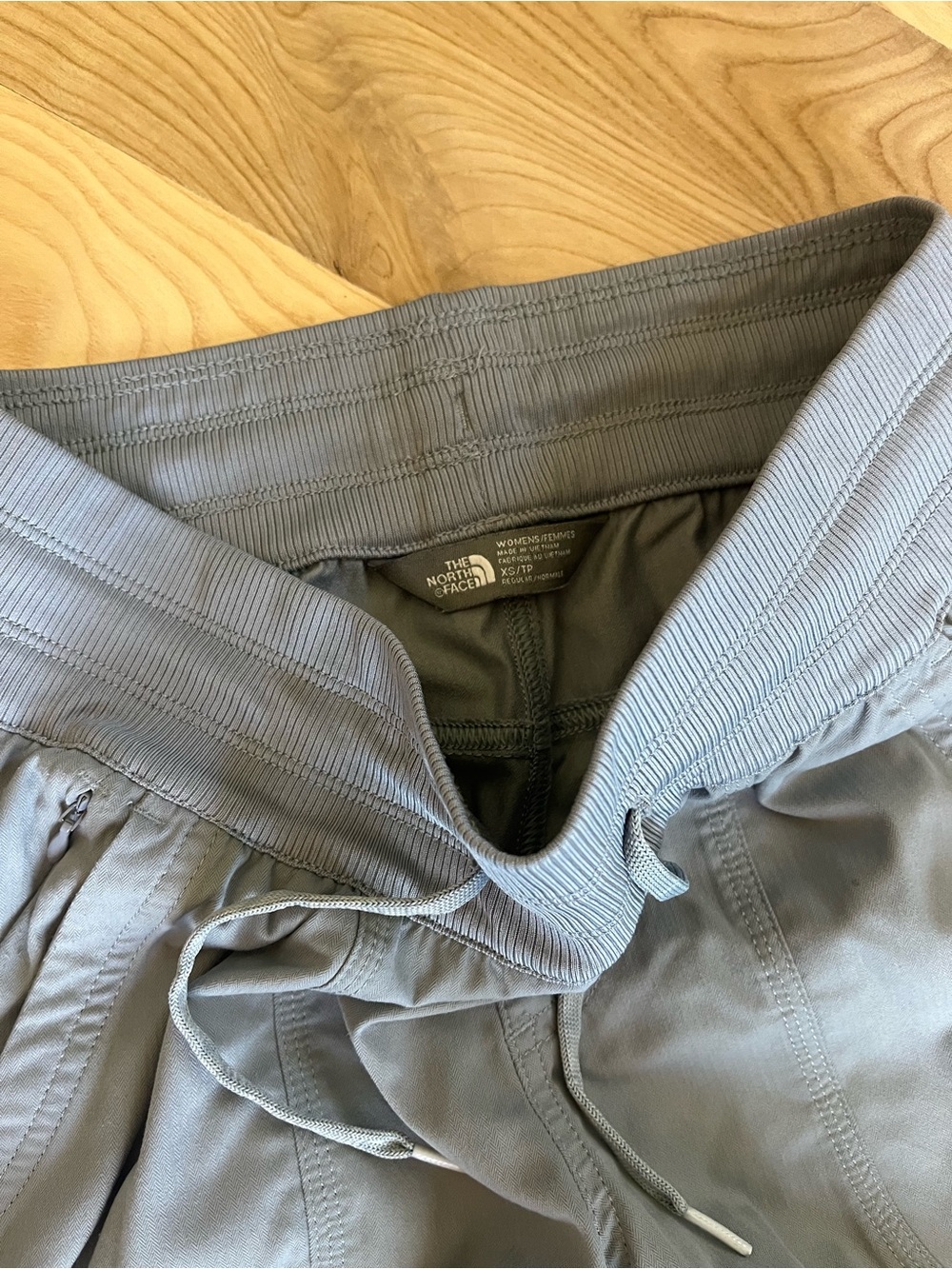 The North Face Aphrodite 2.0 Gray Pants and Capris - Picture 3 of 10